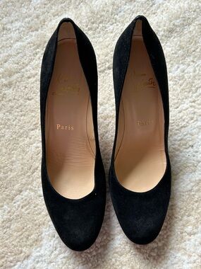 Christian Louboutin Black Suede Round Toe Pumps Heels Size 38.5